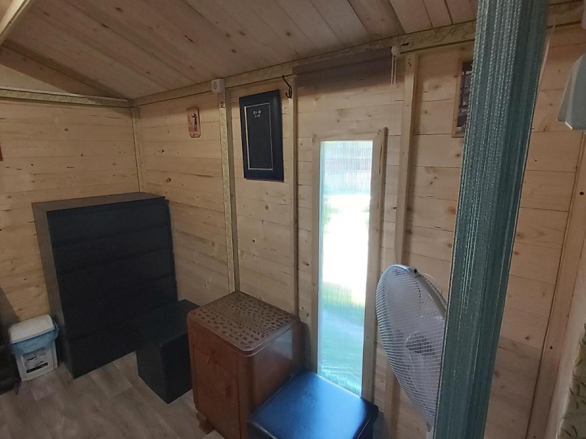Relax Bungalow Terrace, Glamping Fahaz Сиофок Екстериор снимка