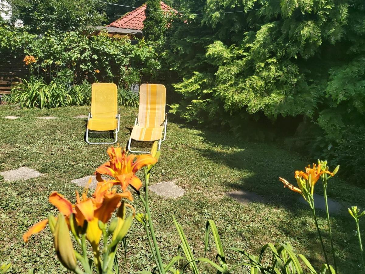 Relax Bungalow Terrace, Glamping Fahaz Сиофок Екстериор снимка