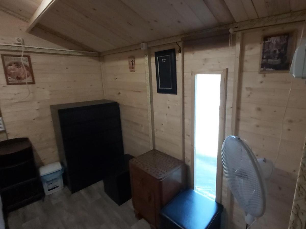 Relax Bungalow Terrace, Glamping Fahaz Сиофок Екстериор снимка