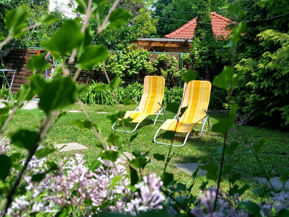Relax Bungalow Terrace, Glamping Fahaz Сиофок Екстериор снимка
