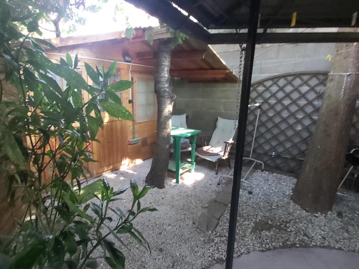 Relax Bungalow Terrace, Glamping Fahaz Сиофок Екстериор снимка